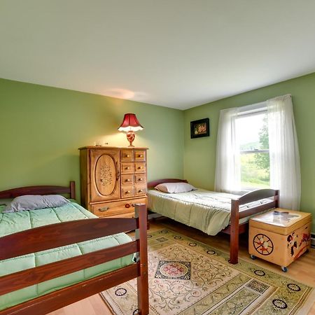 Quiet Catskills Getaway With Deck And Mtn Views New Kingston Экстерьер фото