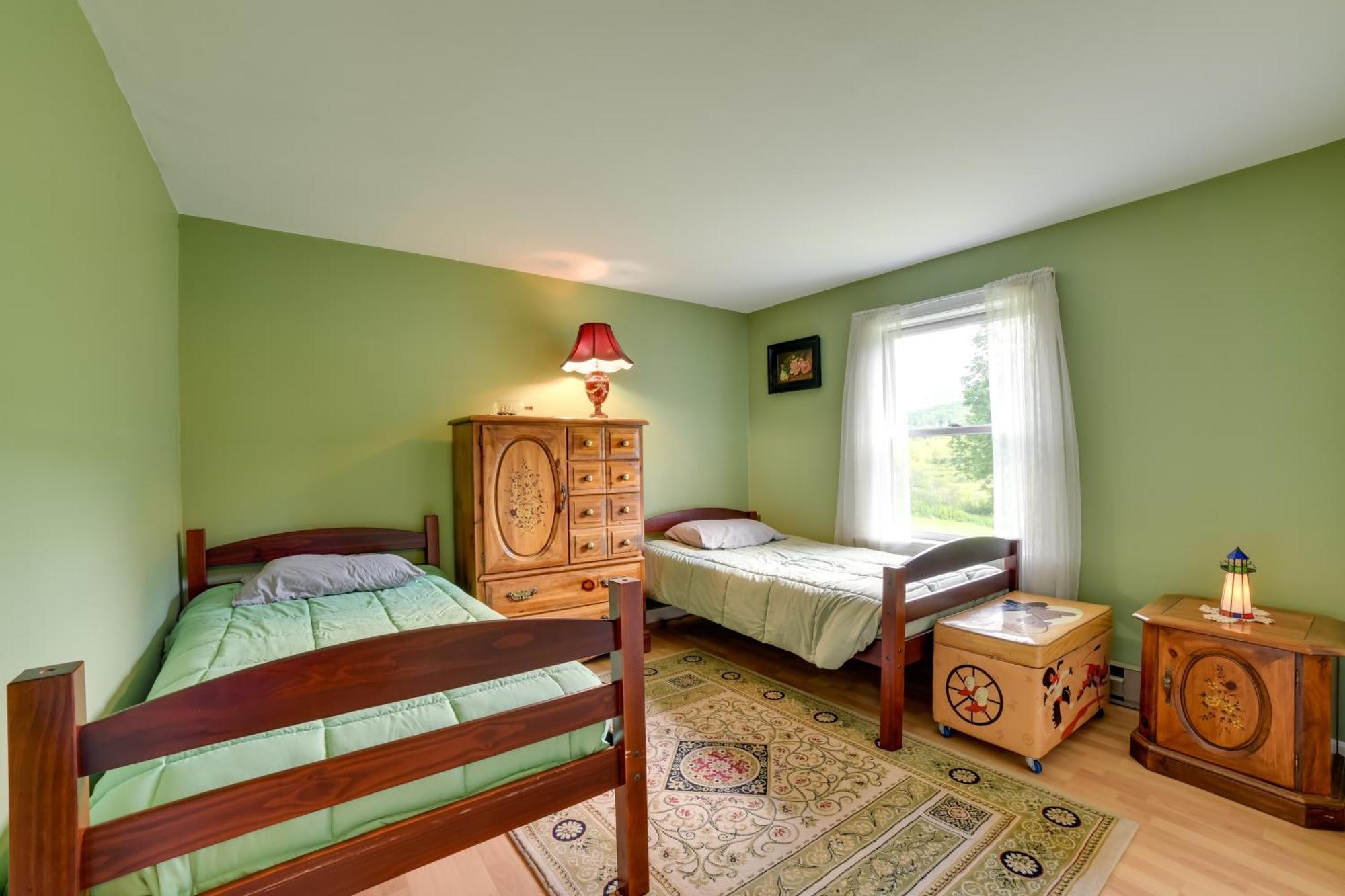 Quiet Catskills Getaway With Deck And Mtn Views New Kingston Экстерьер фото