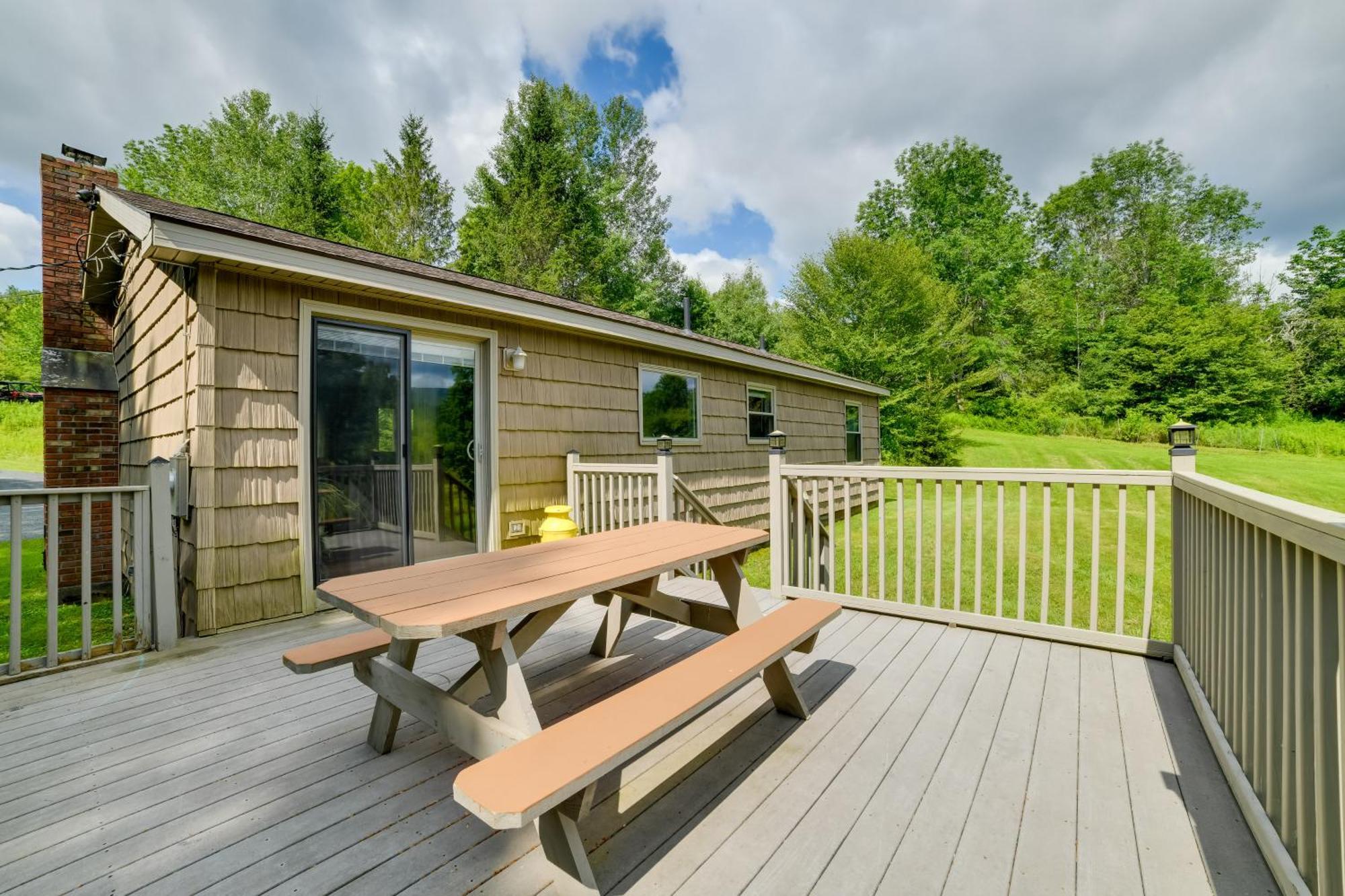 Quiet Catskills Getaway With Deck And Mtn Views New Kingston Экстерьер фото